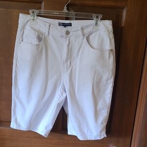 White Women's Bermuda Shorts 12